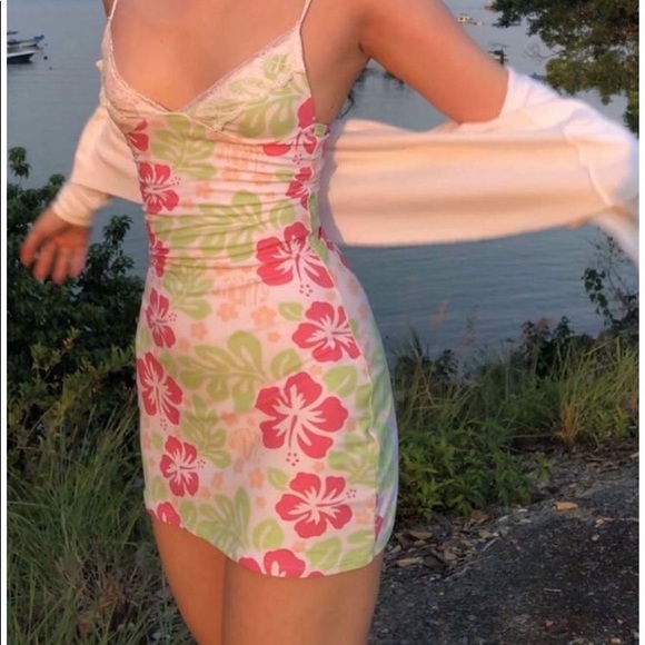 COCONUT GIRL AESTHETIC MYSTERY BOX - Picture 5 of 8